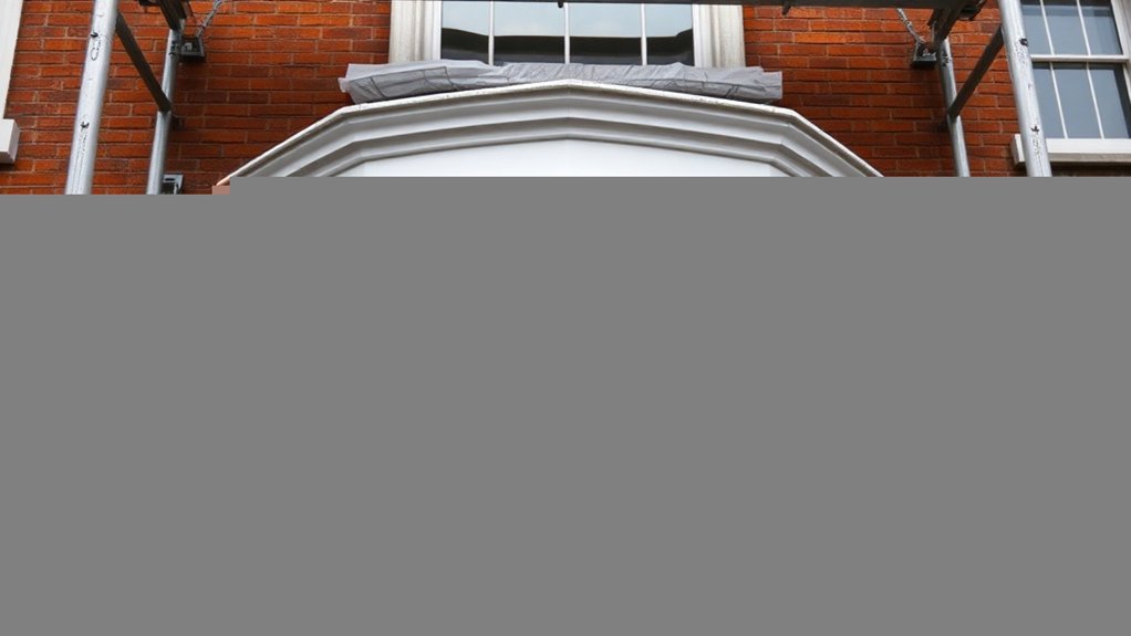 Bay Windows Hampton